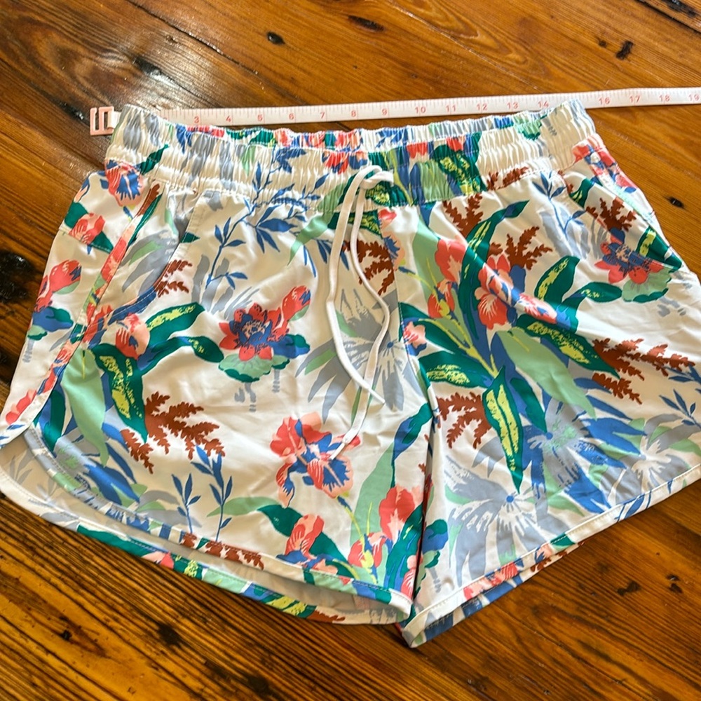 Womens Columbia Bogata Bay Stretch Swim/Athletic Short Sz L 3” Tropical Floral